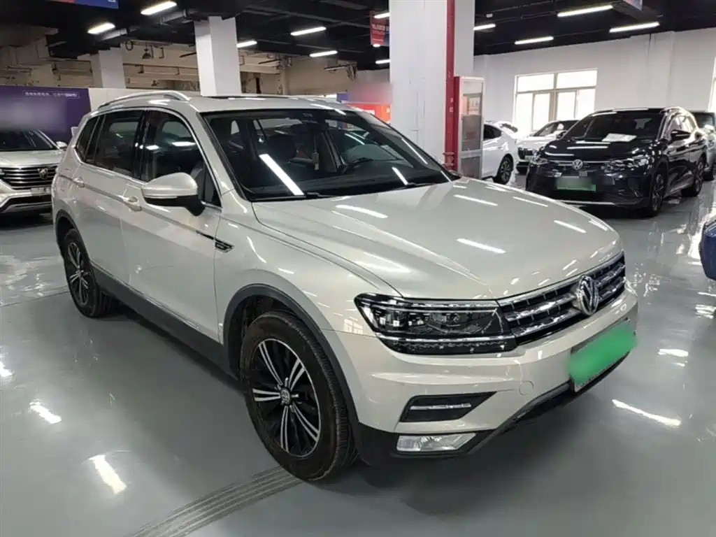Volkswagen Tiguan L 2017 — фото 4