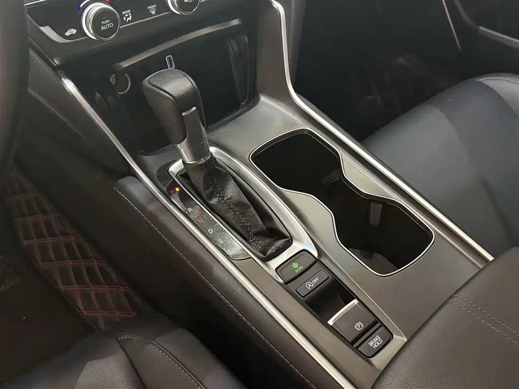 Honda Accord 2022 — фото 12