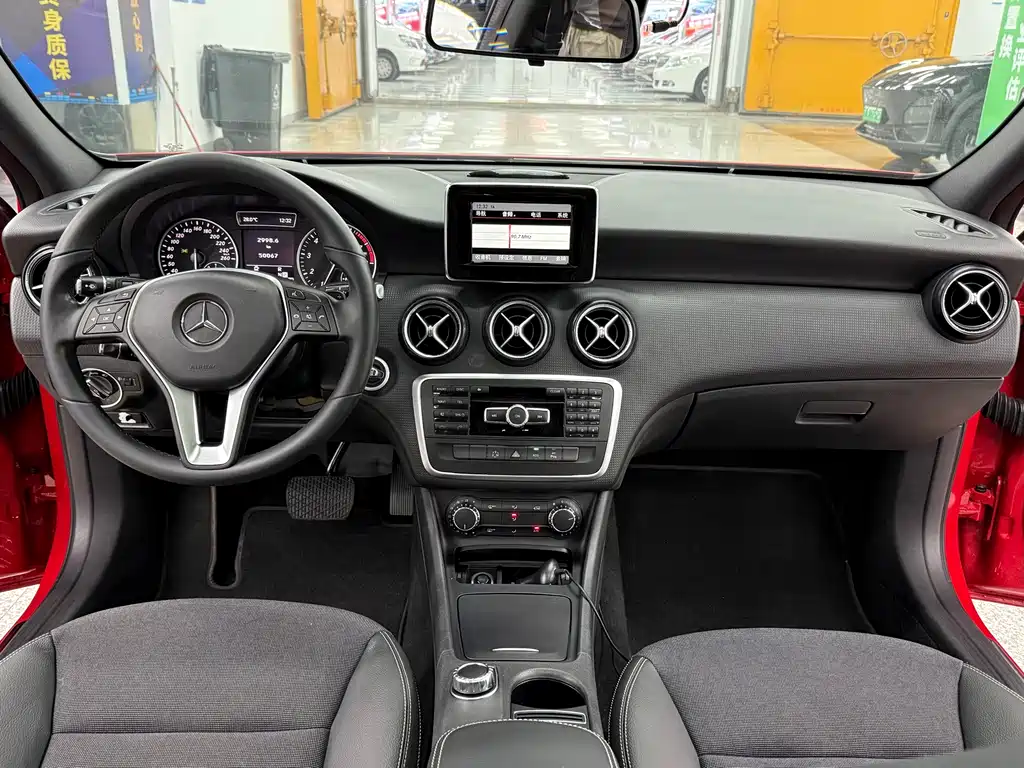 Mercedes-Benz A-Class 2013 — фото 13