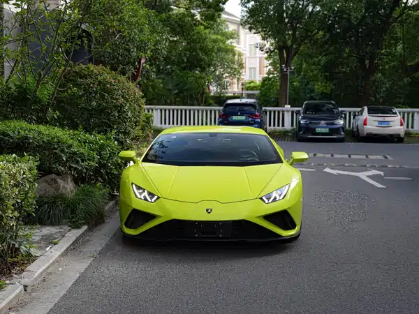 Lamborghini Huracan 2021