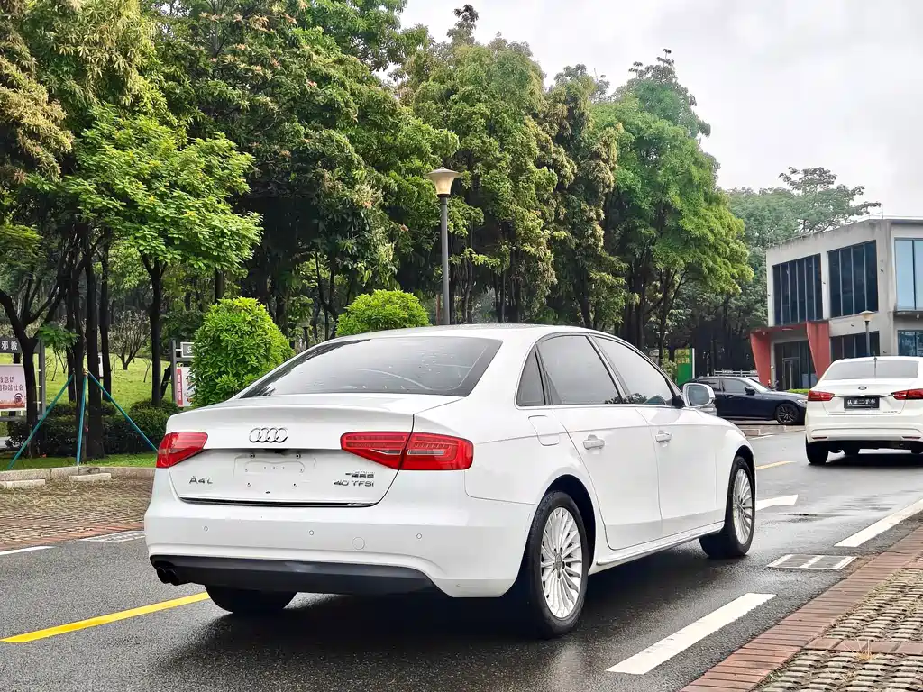 Audi A4L 2016