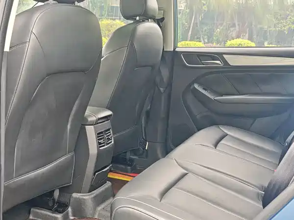 Roewe RX5 2017