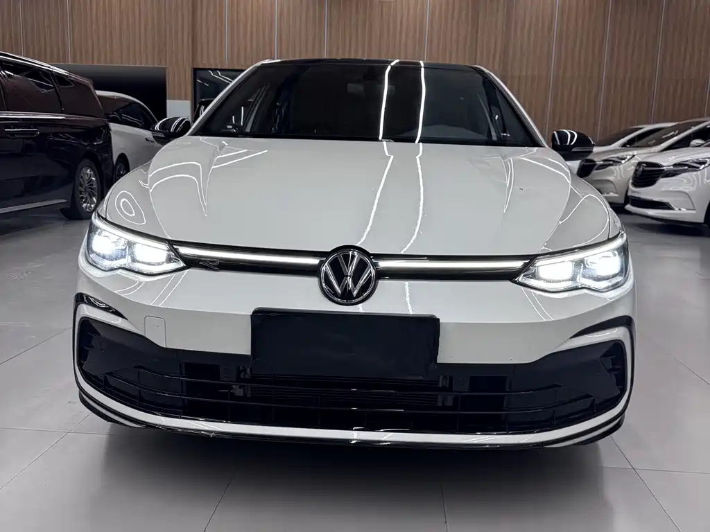 Volkswagen Golf 2024