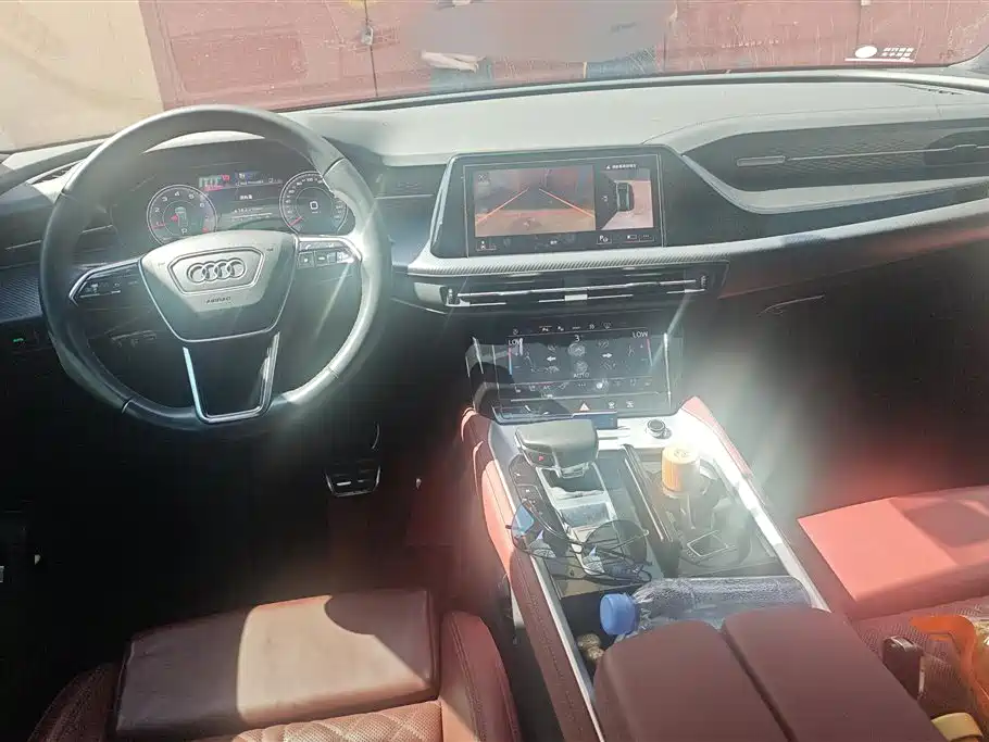 Audi Q6 2025 — фото 12