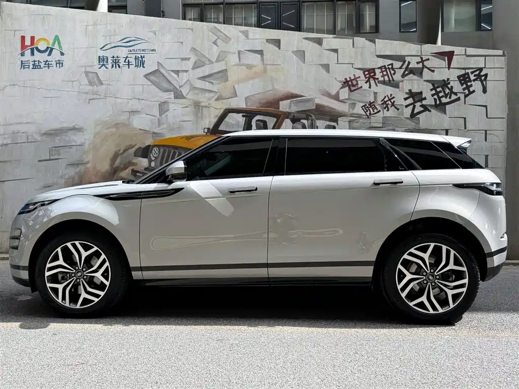 Land Rover Evoque 2023 — фото 3
