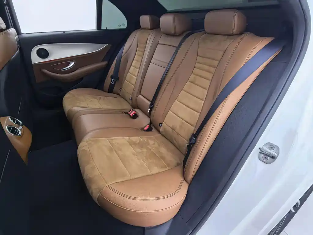 Mercedes-Benz E-Class 2018 — фото 15