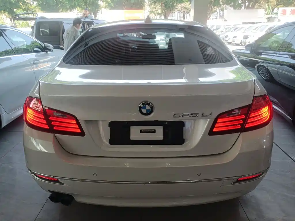 BMW 5 Series 2016