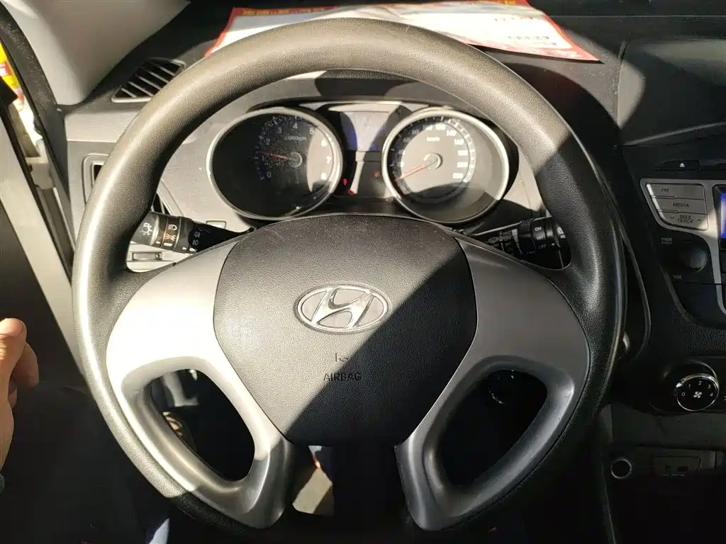 Hyundai ix35 2017 — фото 11