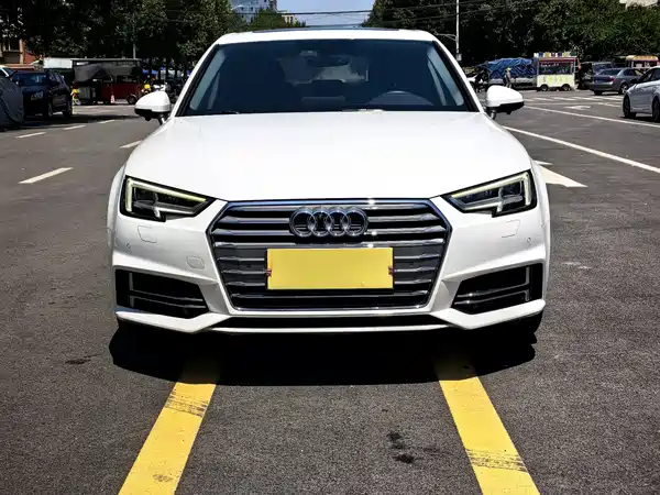 Audi A4L 2018