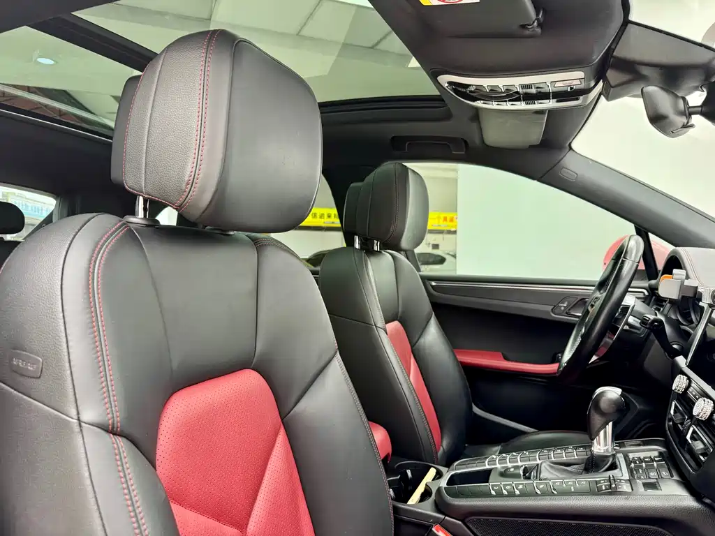 Porsche Macan 2020 — фото 12
