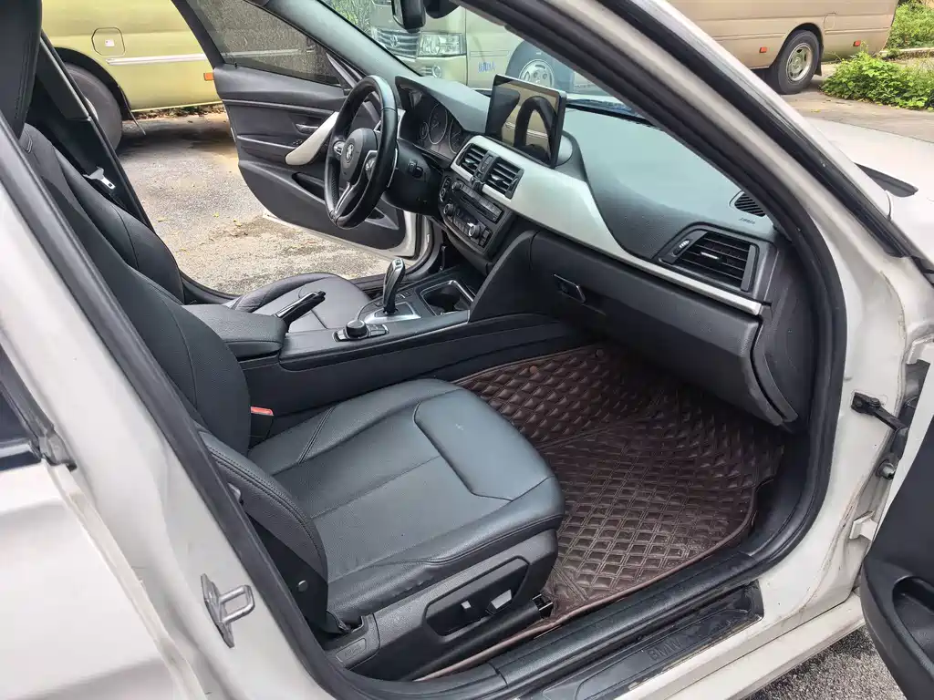 BMW 3 Series 2015 — фото 10