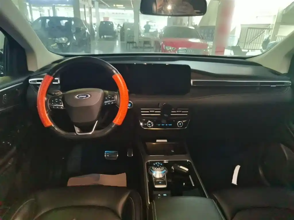 Ford Edge 2023 — фото 10