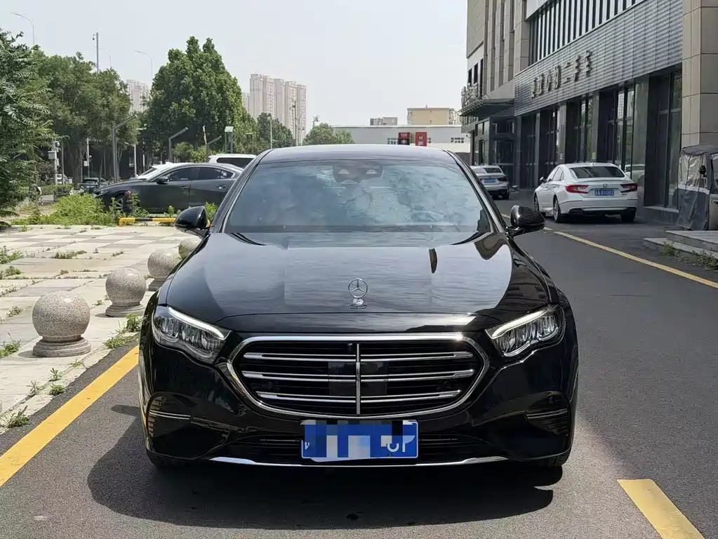 Mercedes-Benz E-Class 2025
