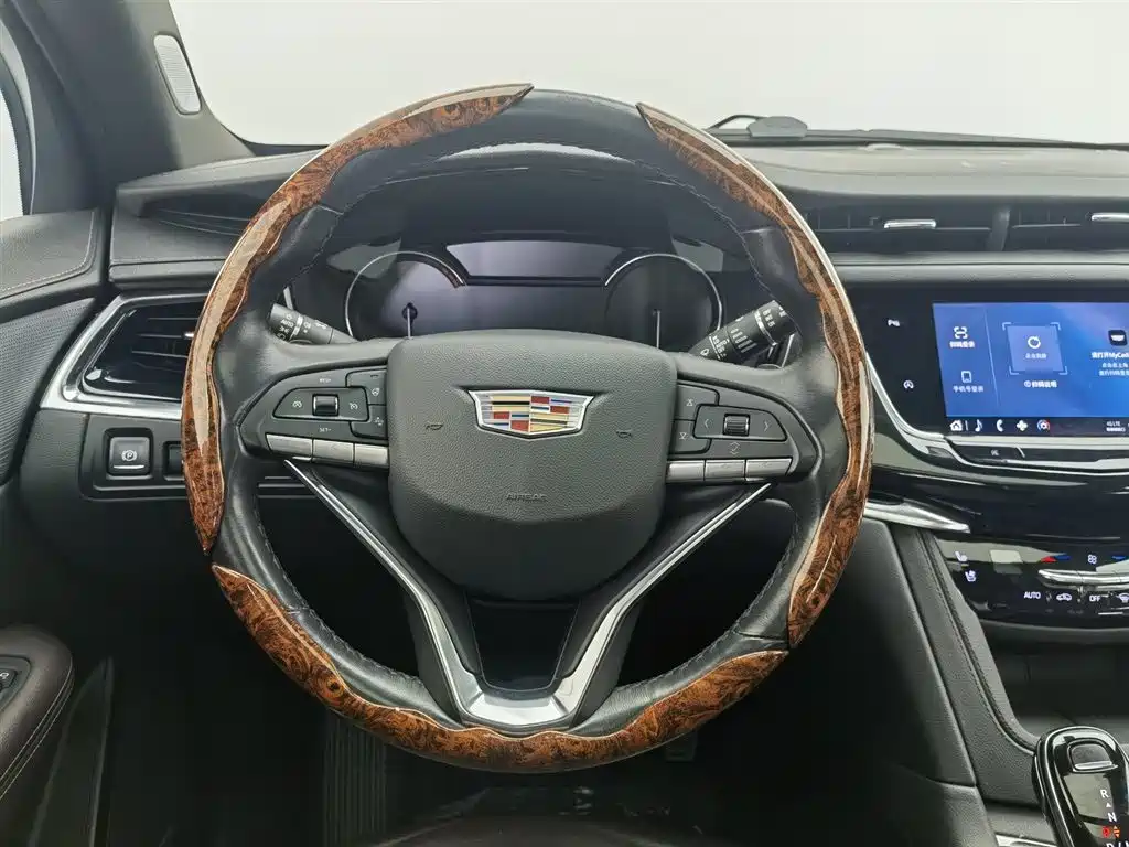 Cadillac XT6 2022 — фото 11