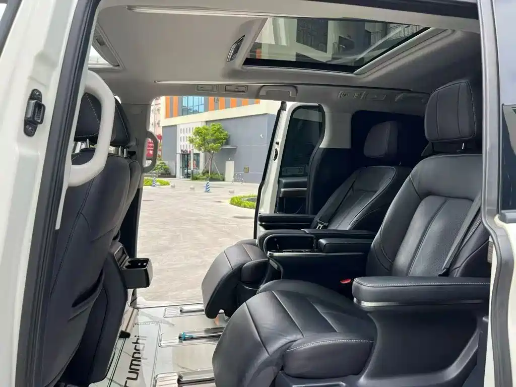 GAC Trumpchi M8 2021 — фото 18
