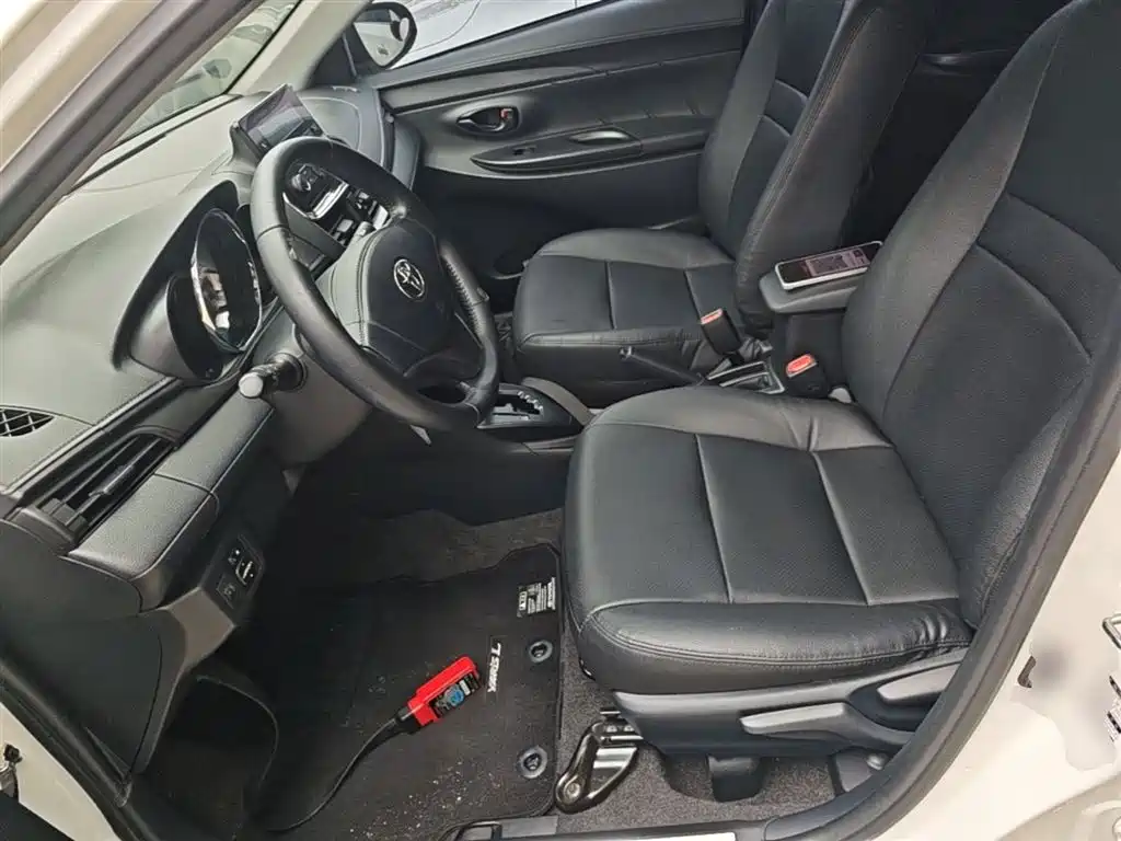 Toyota Yaris L 2021 — фото 15