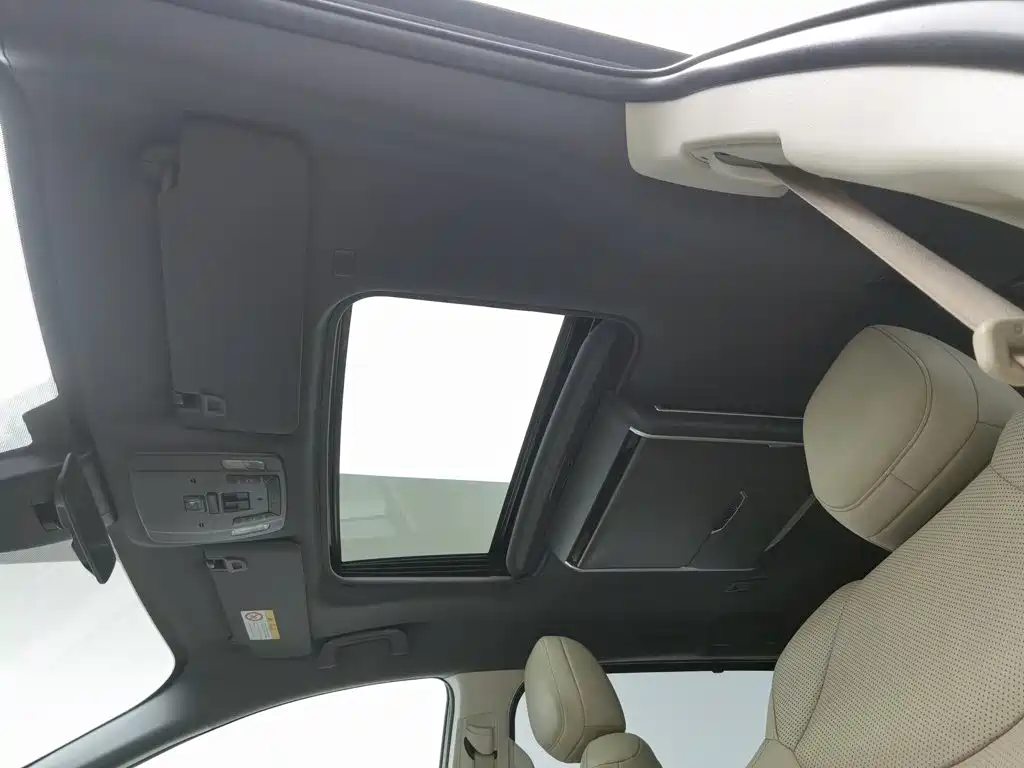 Toyota Sienna 2023 — фото 14