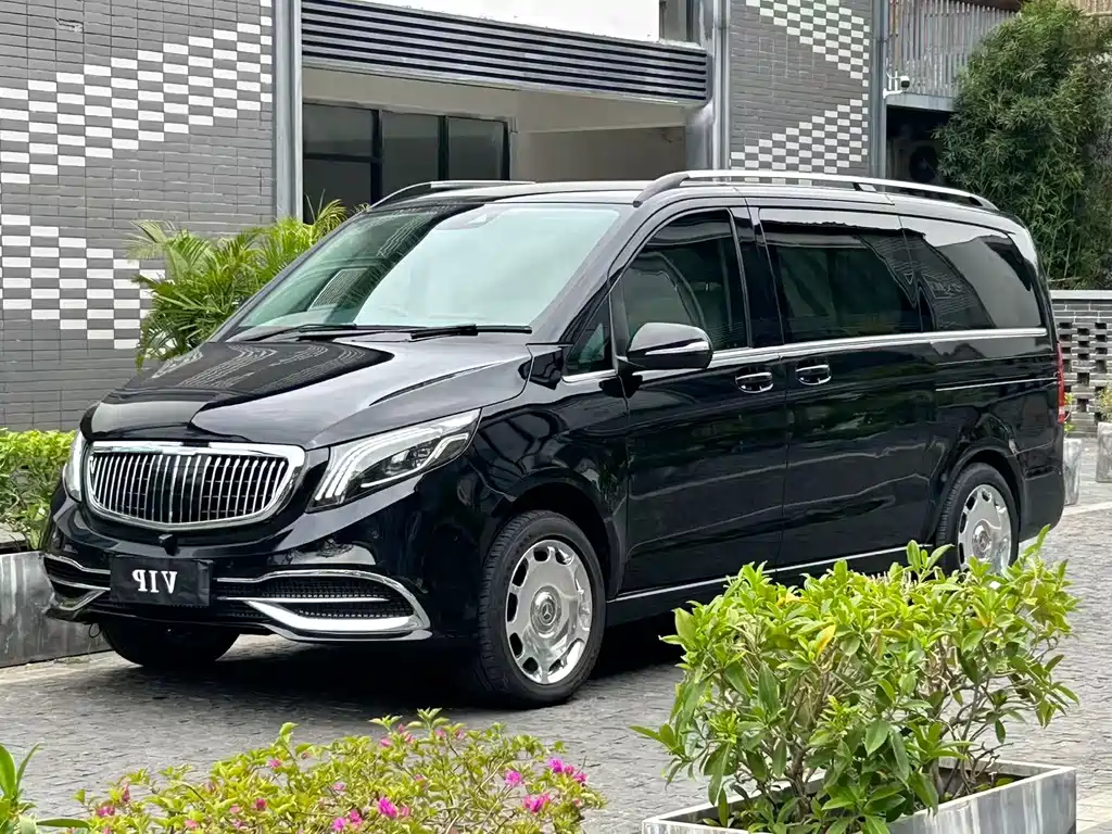 Mercedes-Benz V-Class 2022 — фото 1