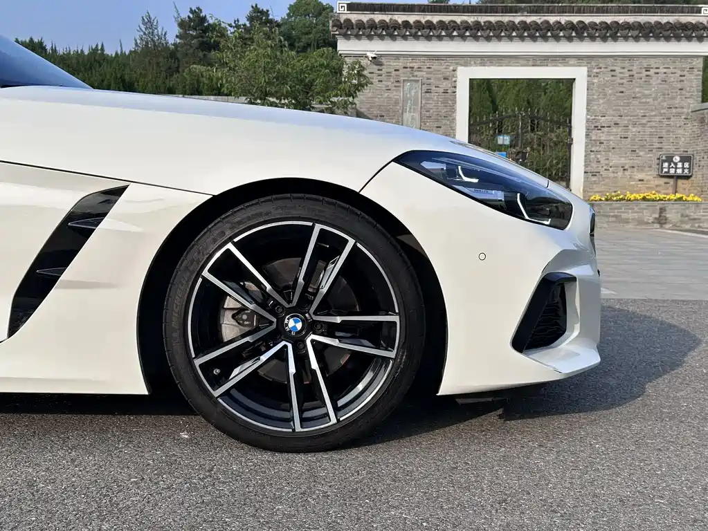 BMW Z4 2022 — фото 10