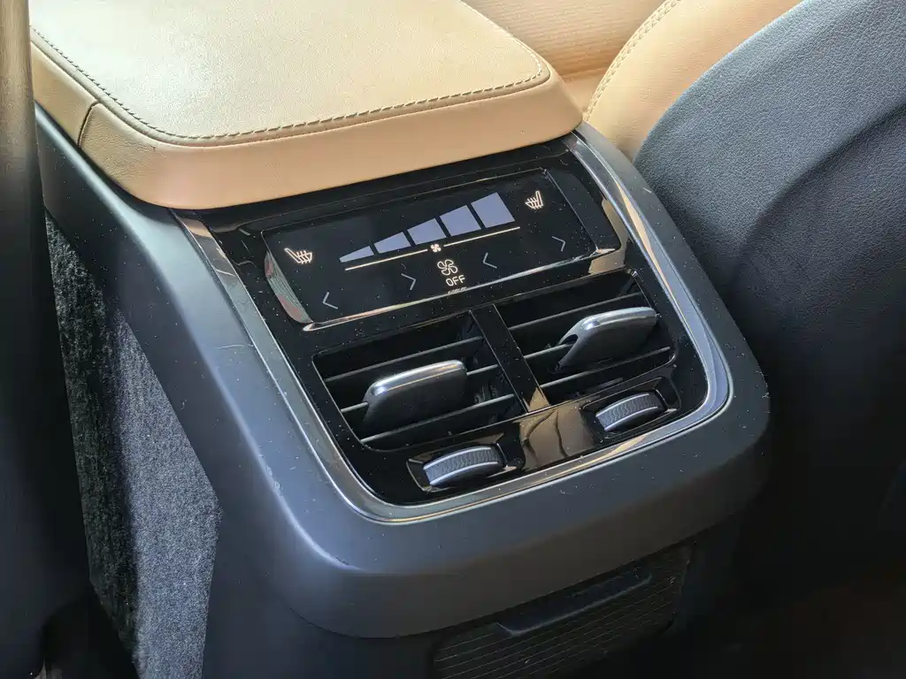 Volvo XC90 2016 — фото 14