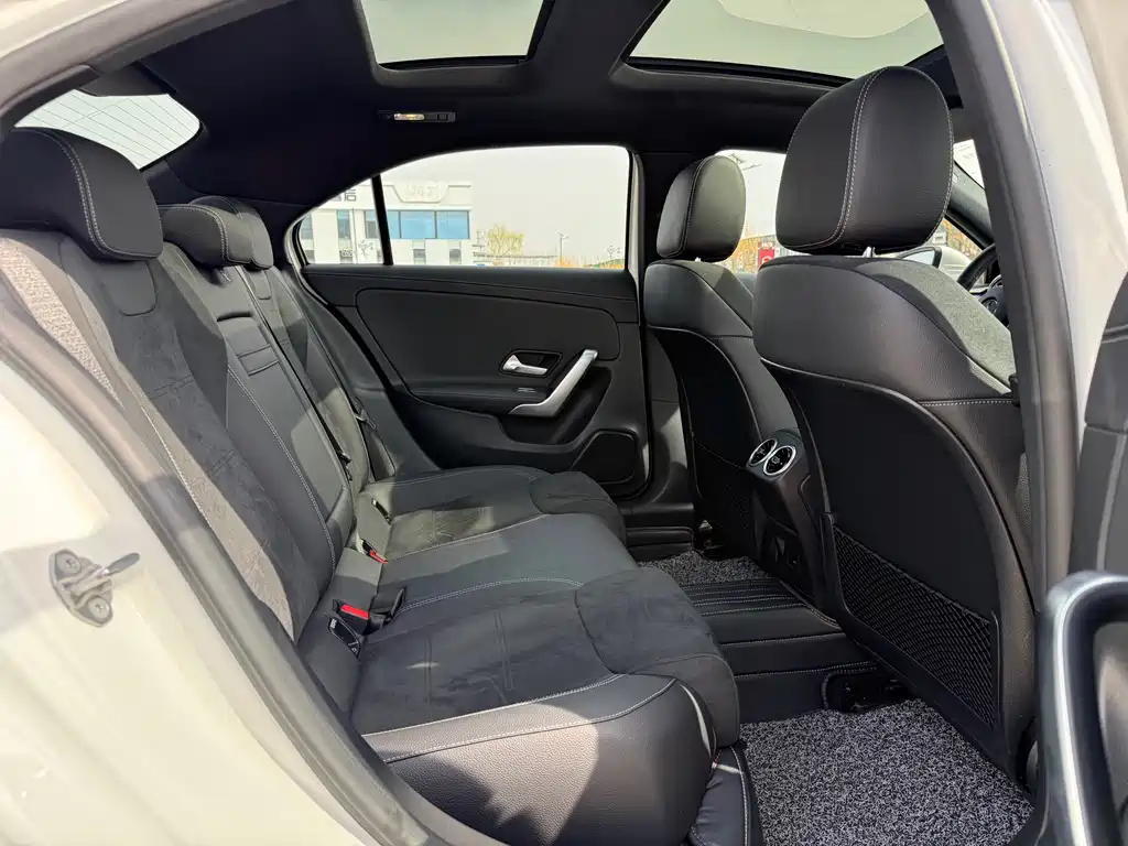 Mercedes-Benz A-Class 2021 — фото 33