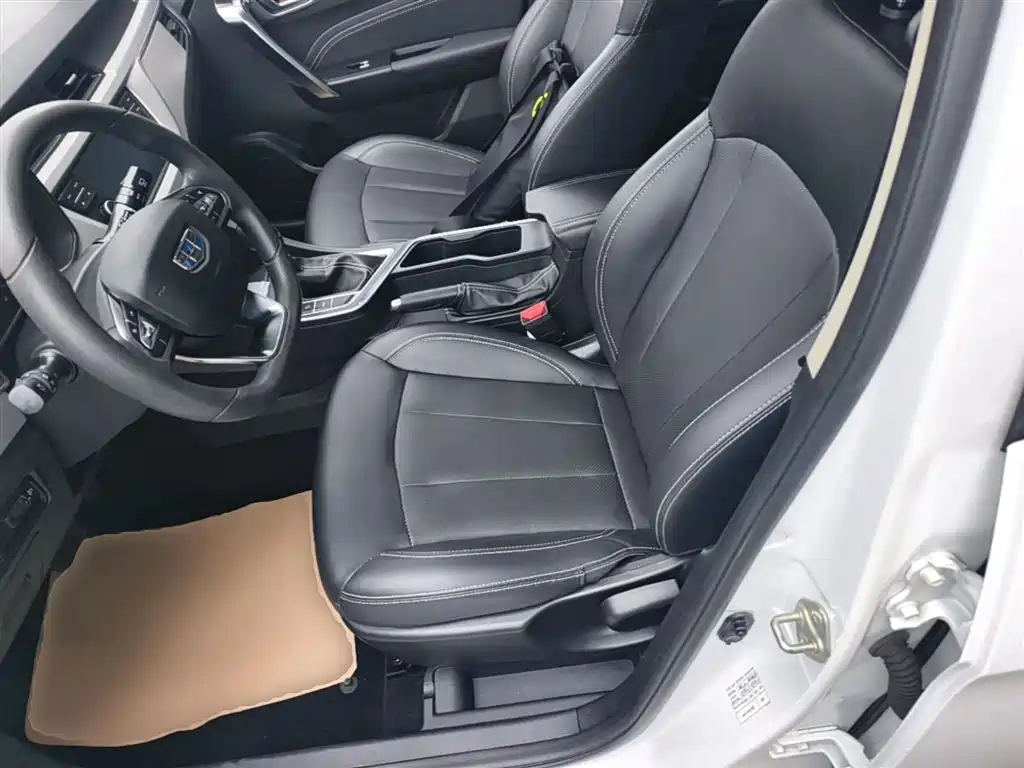 Geely Vision X3 2021 — фото 15