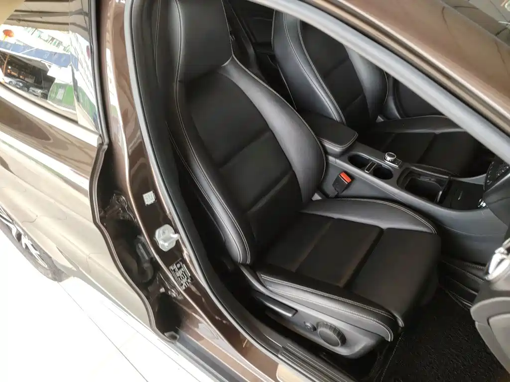 Mercedes-Benz GLA 2017 — фото 19