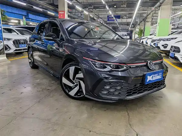 Volkswagen Golf GTI 2021