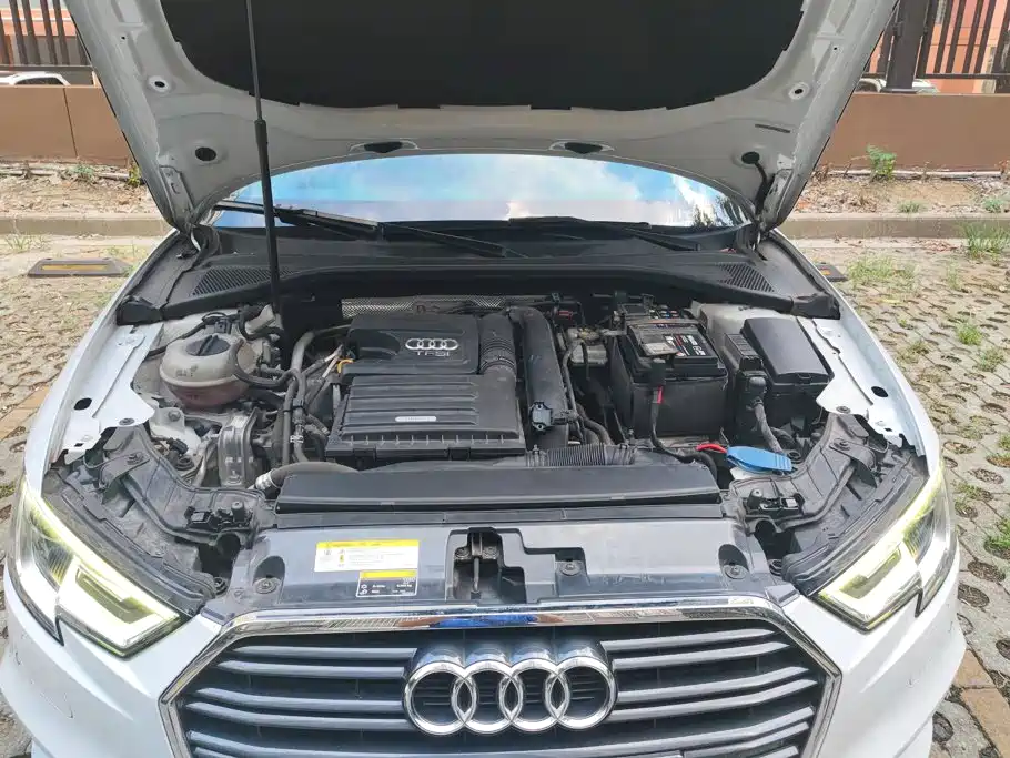 Audi A3 2018 — фото 10