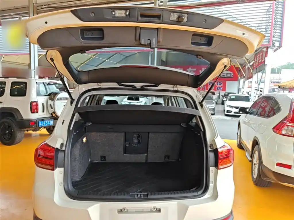 Volkswagen Tiguan 2015 — фото 19
