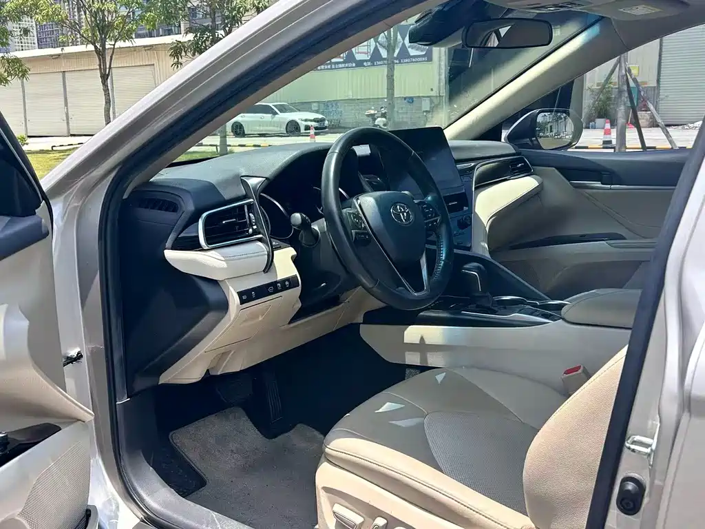 Toyota Camry 2021 — фото 4