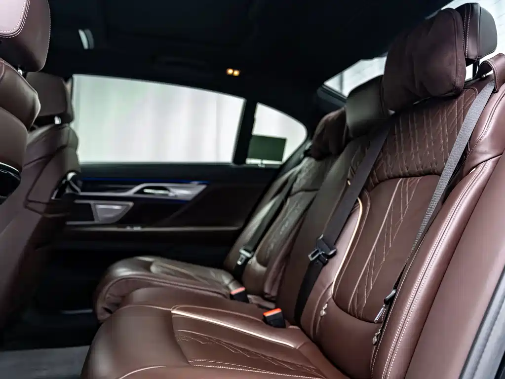 BMW 7 Series 2021 — фото 13
