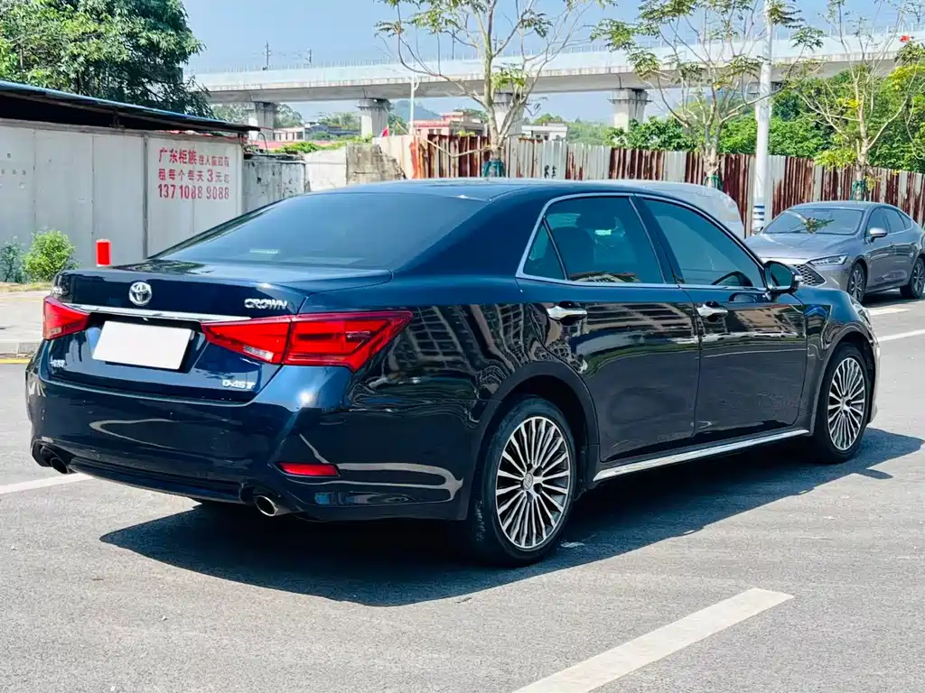 Toyota Crown 2018 — фото 4