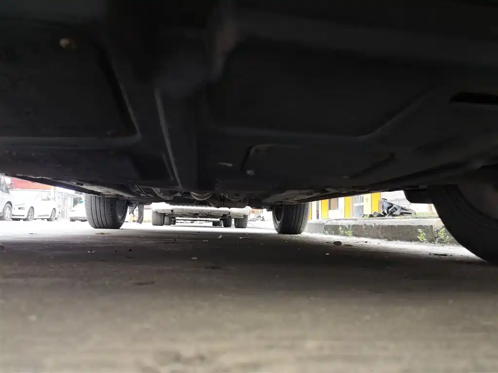 Zhonghua V3 2016 — фото 24