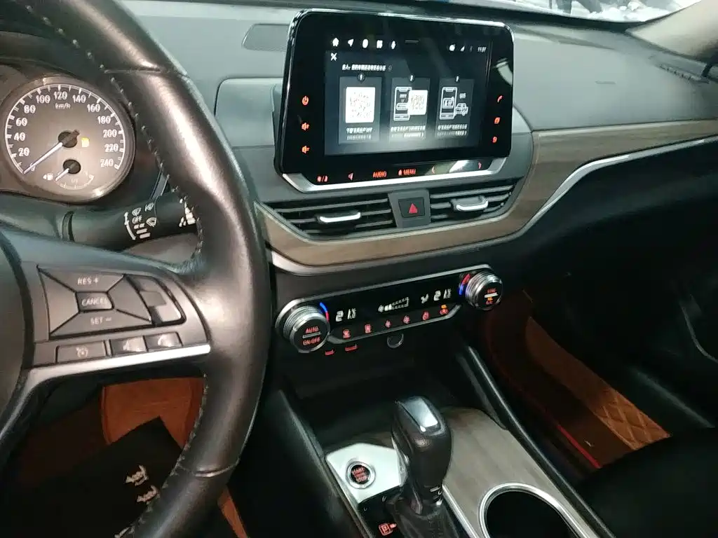 Nissan Teana 2022