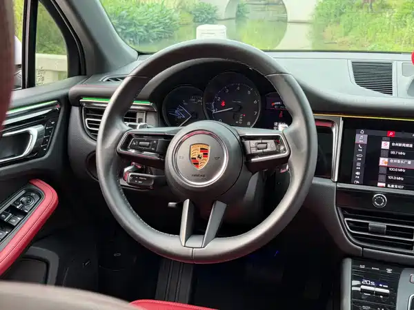 Porsche Macan 2023
