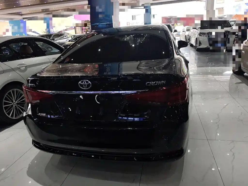 Toyota Crown 2017