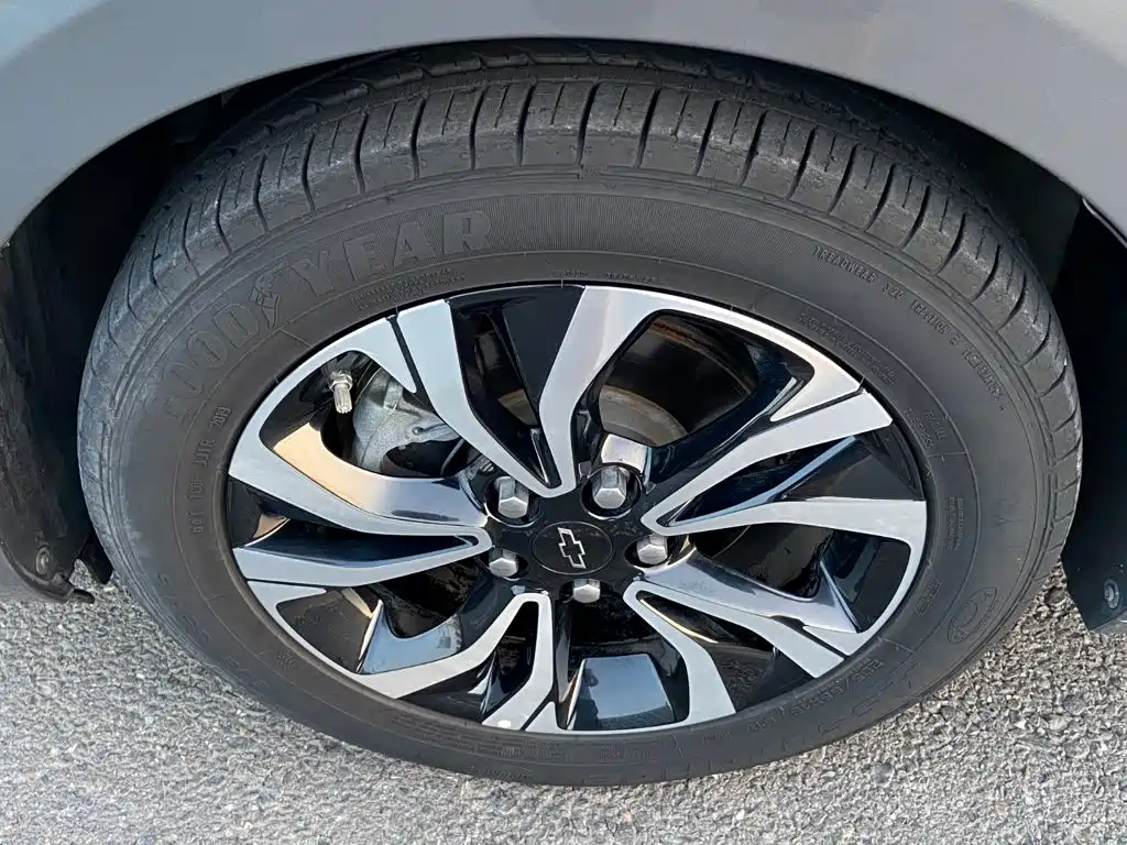 Chevrolet Monza 2019 — фото 15