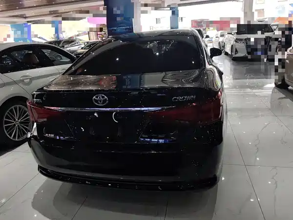 Toyota Crown 2017