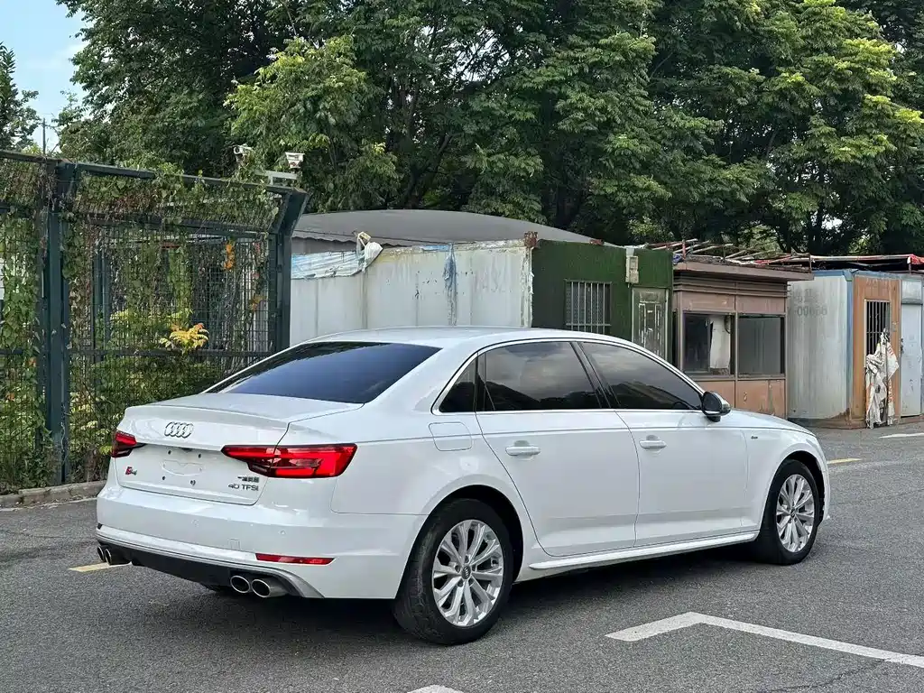Audi A4L 2017