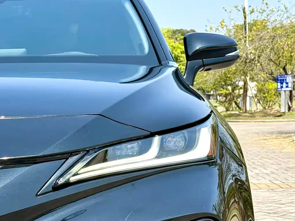 Toyota Venza 2023 — фото 22