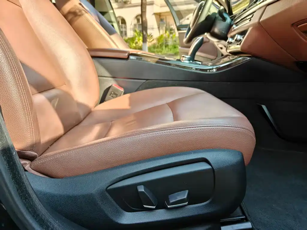 BMW 5 Series 2016 — фото 11