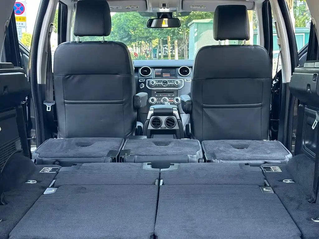 Land Rover Discovery 2010 — фото 26