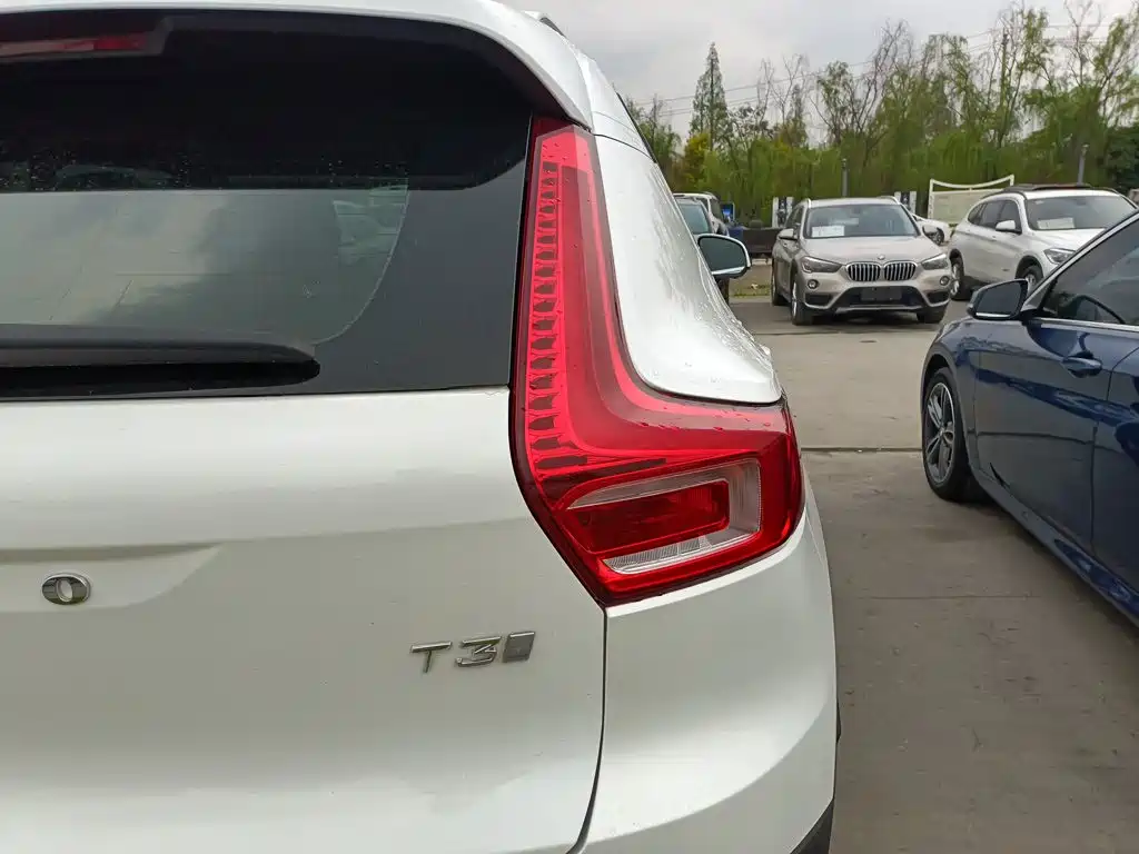 Volvo XC40 2019 — фото 24