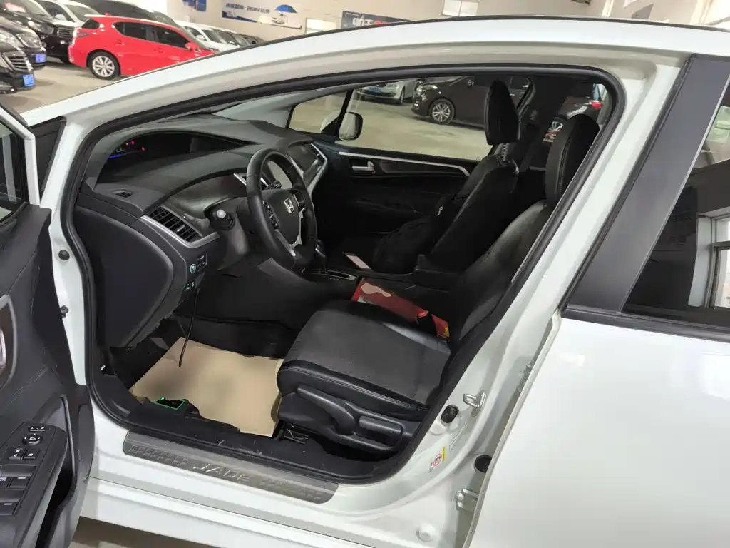 Honda Jade 2017 — фото 15