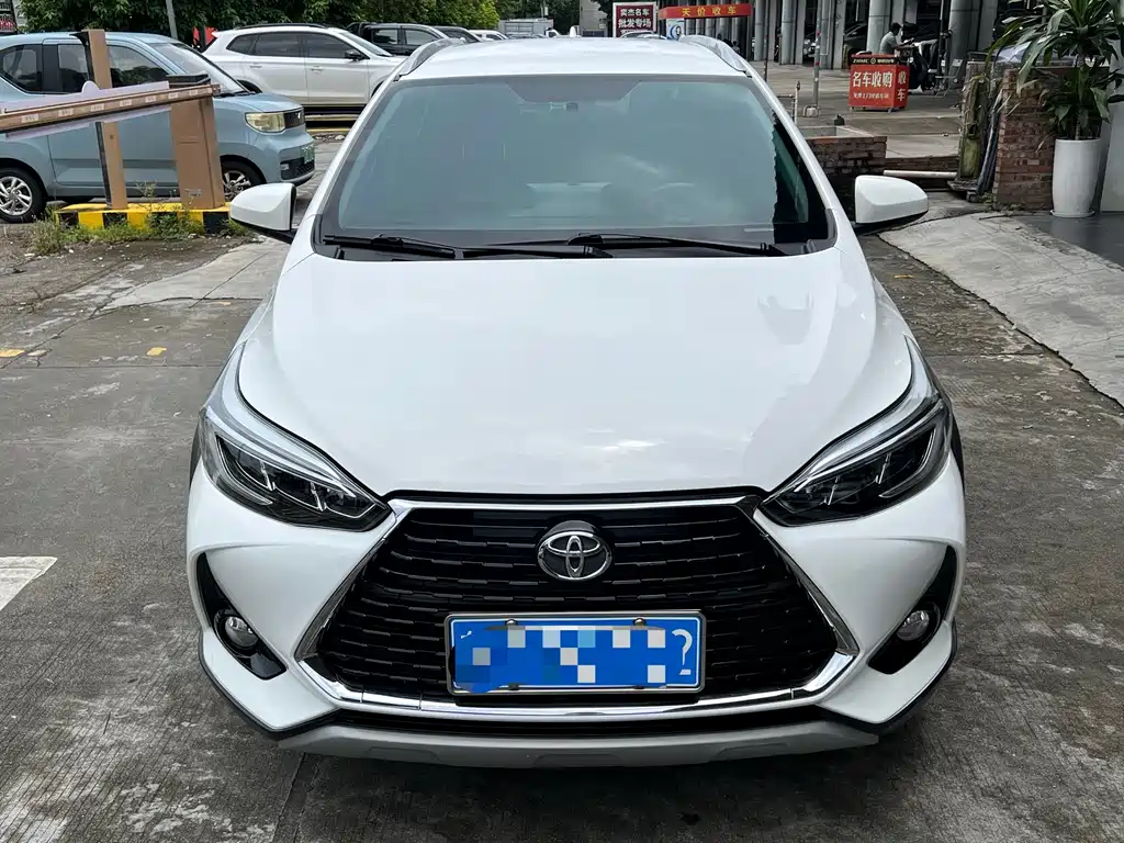 Toyota Yaris L 2023