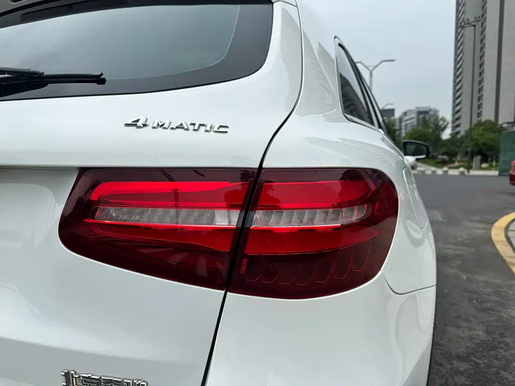 Mercedes-Benz GLC 2016 — фото 15