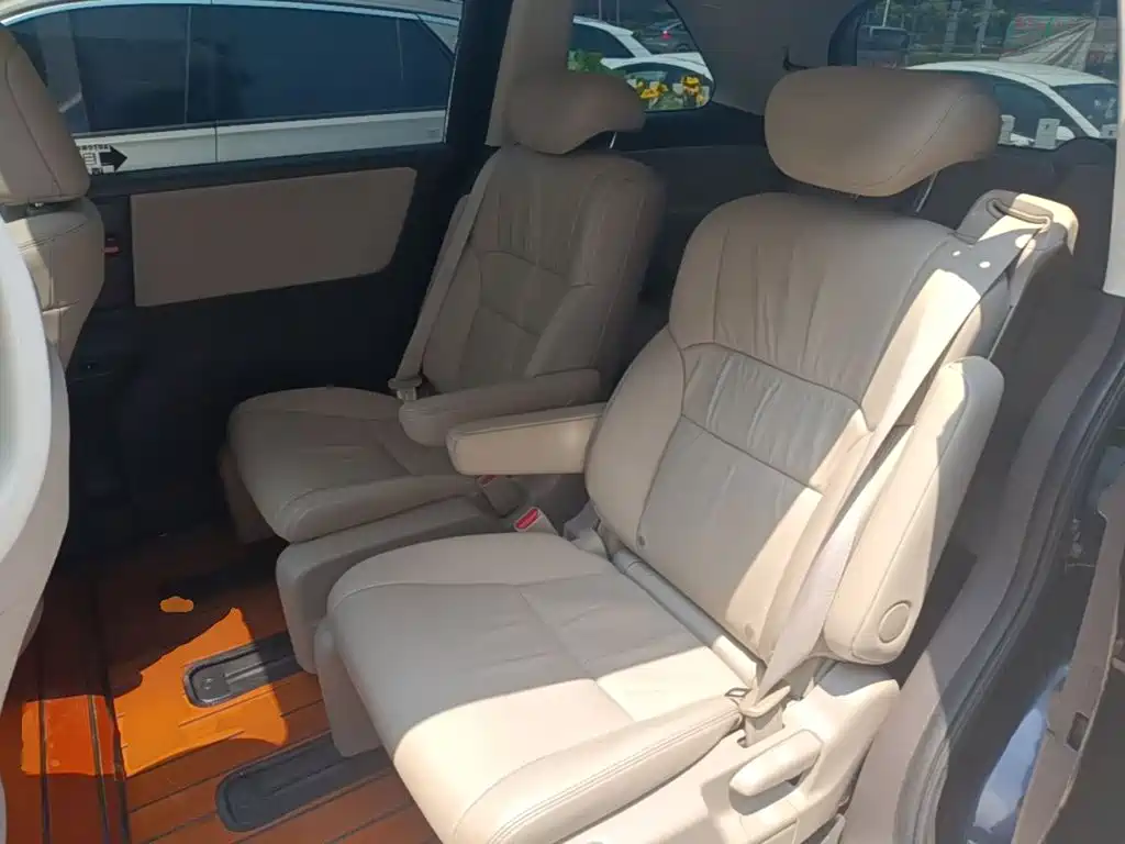 Honda Odyssey 2017 — фото 17