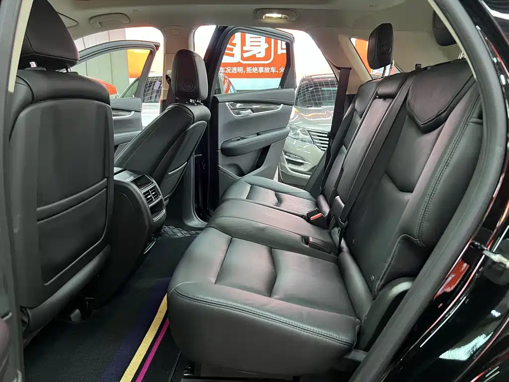 Cadillac XT5 2018 — фото 10