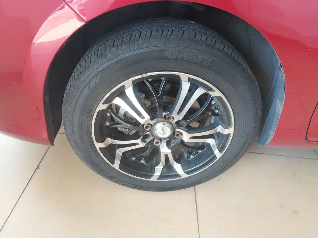 Toyota Yaris L 2017 — фото 25